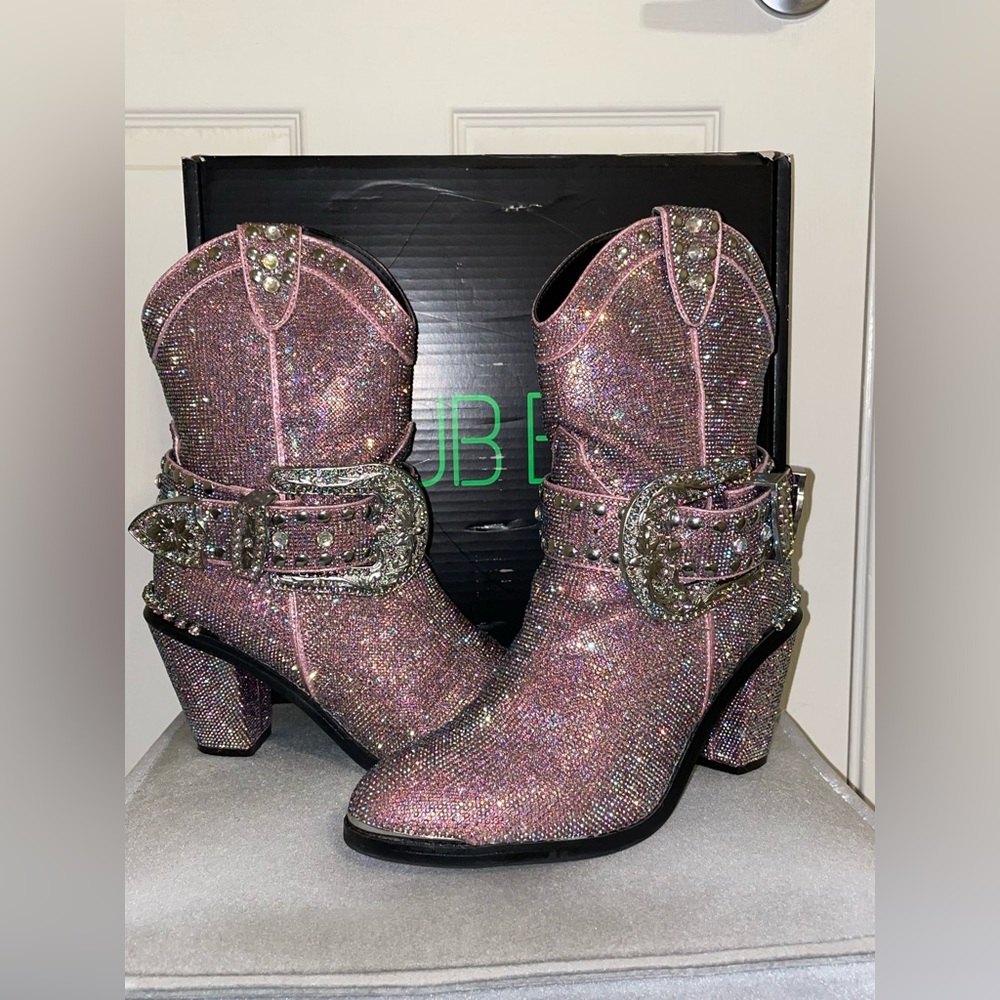 Club Exx Sheriff Shine Boots in Mauve